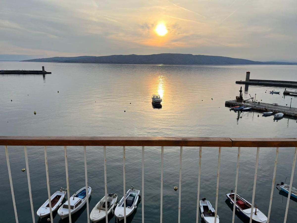 Sun&sea, Senj, Prvi Red Do Mora
